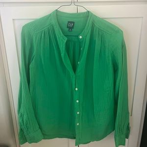 Gap gauze button shirt. Great vibrant green color. Worn twice